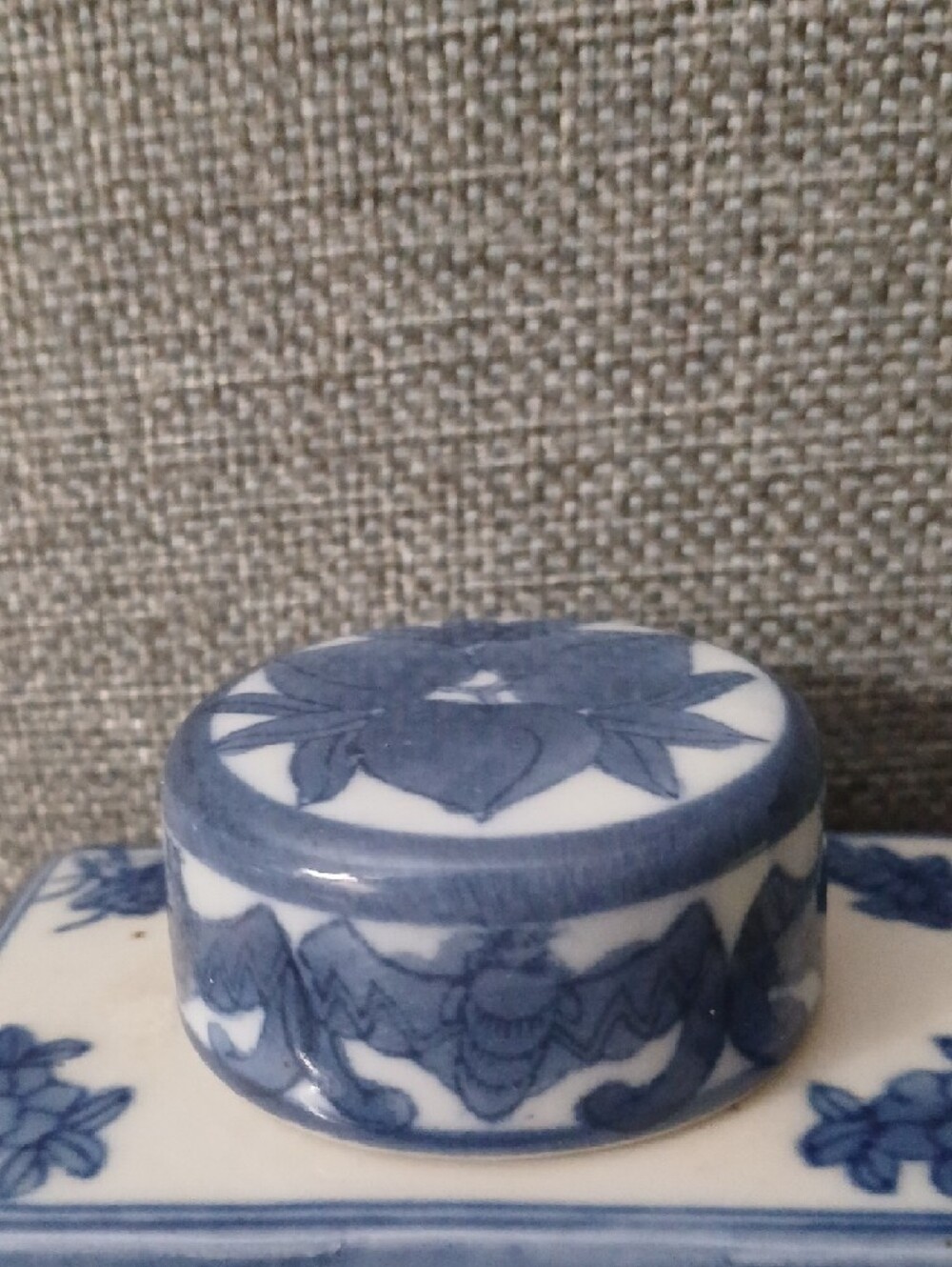 Vintage Asian Tea Caddy. - Picture 6 of 9